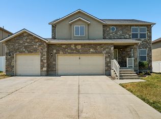 8224 S Oak Ln, West Jordan, UT 84088