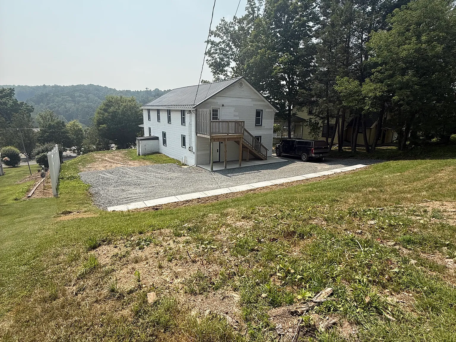 3 bed, 1200 sqft, $1,300 — Photo 2
