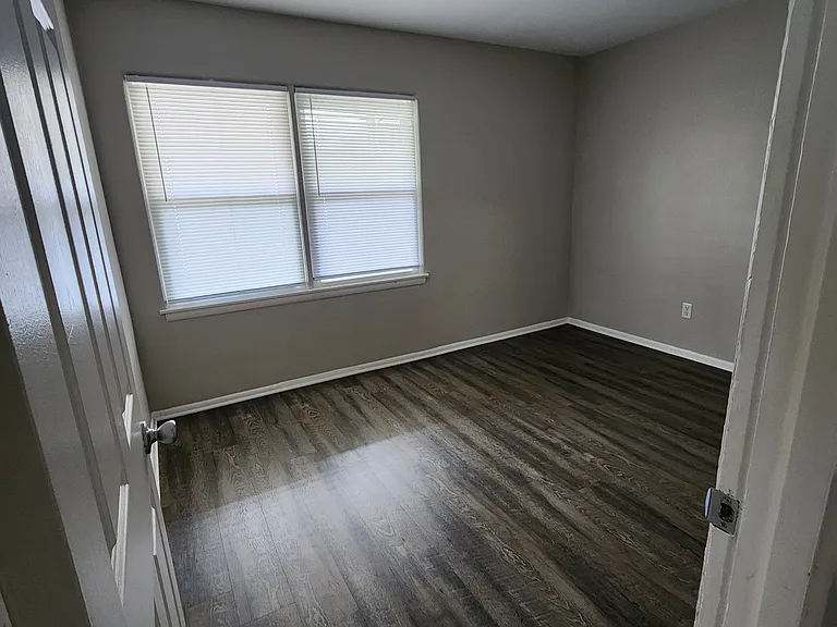 4653 Carolina St — Photo 8