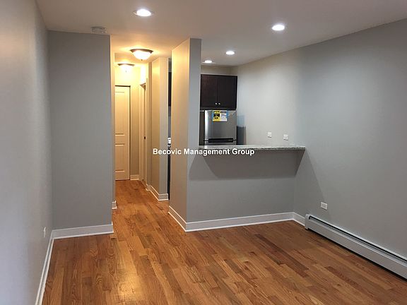2nd image of 5750 N Kenmore Ave APT 209