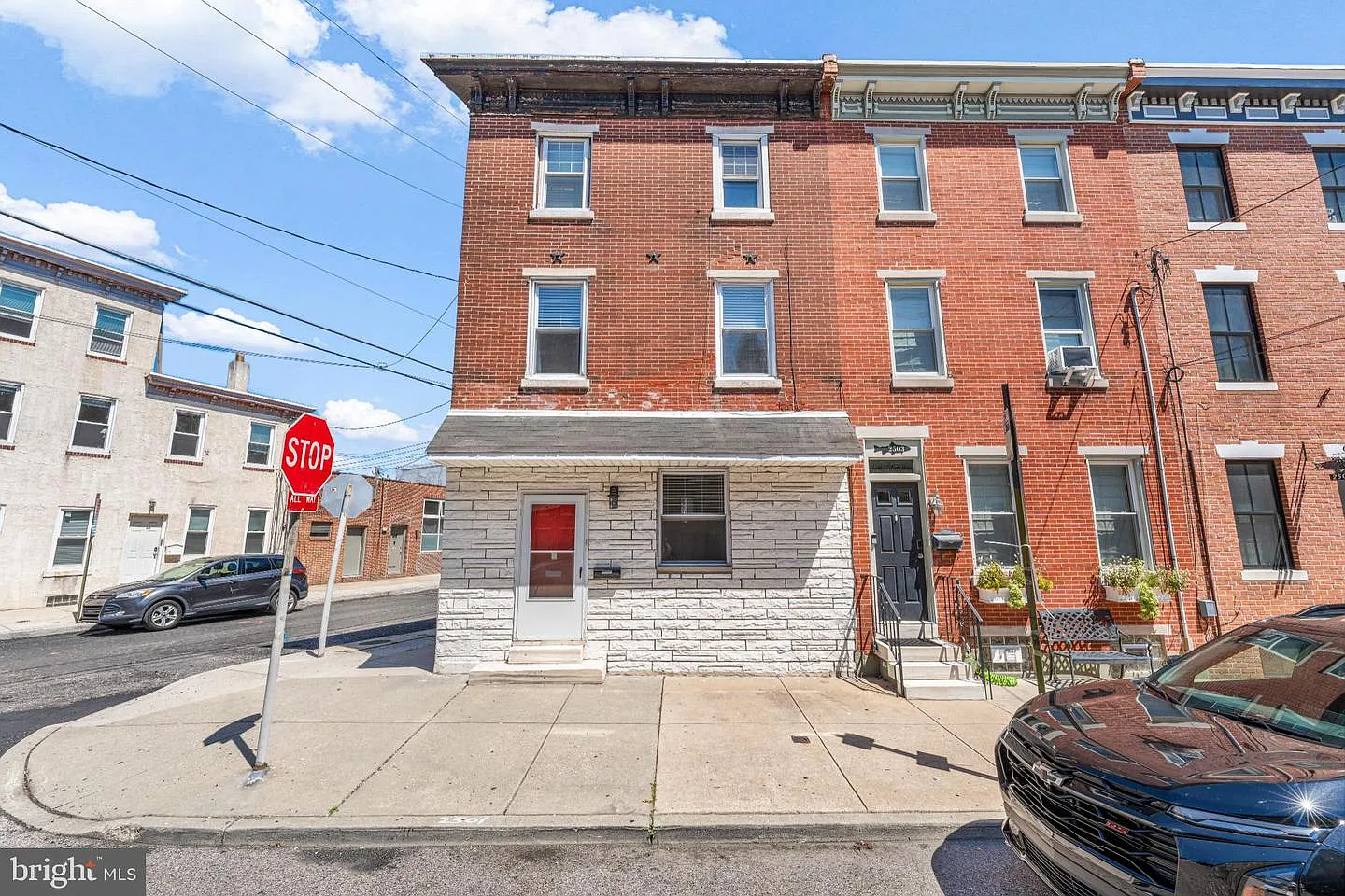 2501 E Norris St photo 1