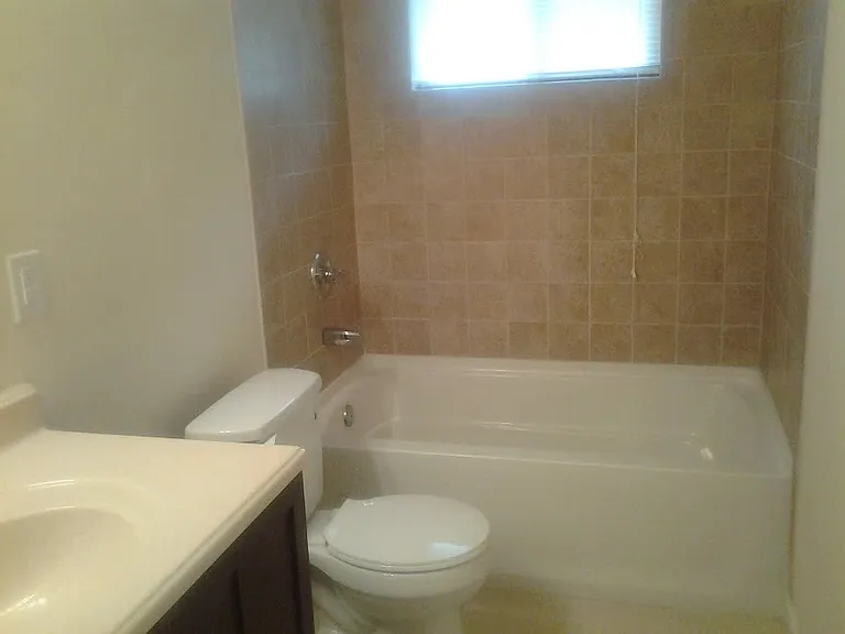 8516 Potomac Ave — Photo 10