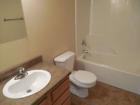 4th image of 133 Custer Ave APT 1