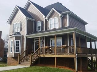 315 Meadows Dr, Forest, VA 24551