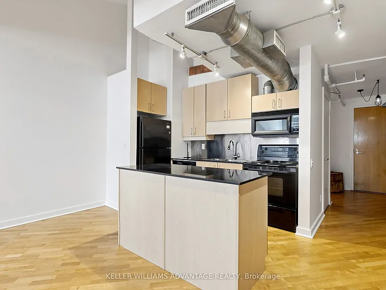 81A Front St E #417 — Photo 8