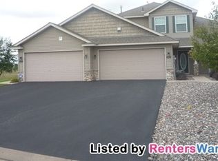 828 Golden Way, Isanti, MN 55040