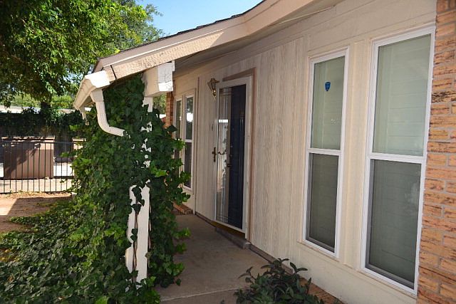 1st image of 1476 Brittany Ln