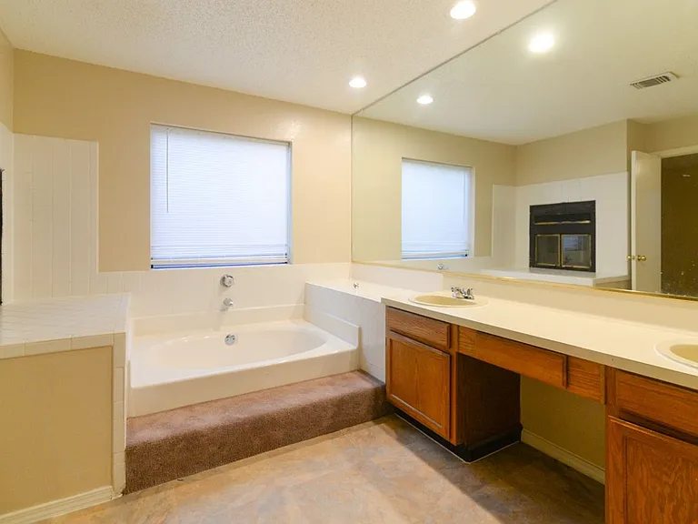 11815 Sunrise Dr — Photo 20
