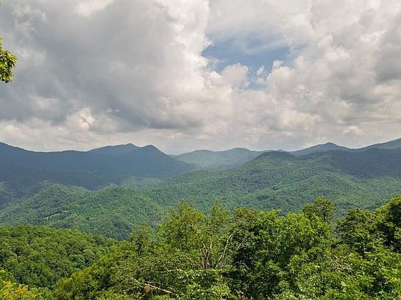 2nd image of 1099 Whisper Mountain Rd