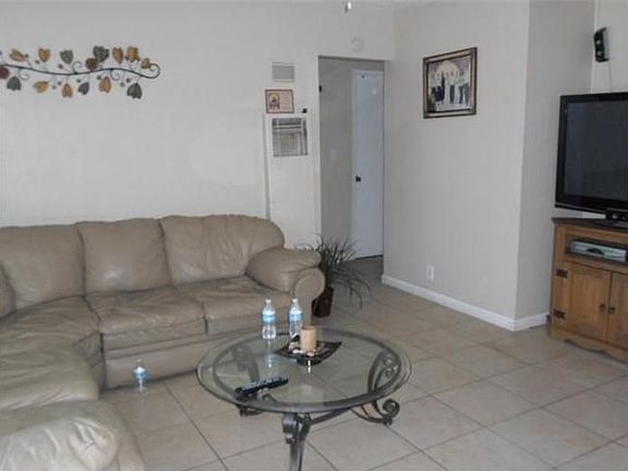 3rd image of 1372 Jefferson Ave