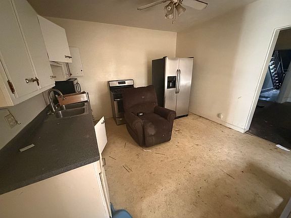 3rd image of 1591 Main St