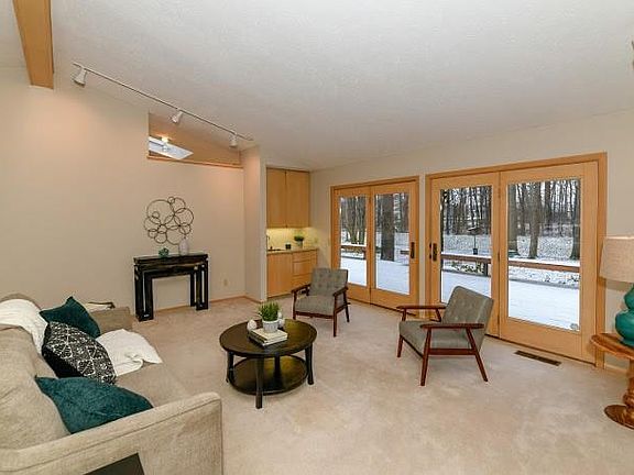 4th image of 21875 Meadows Edge Ln