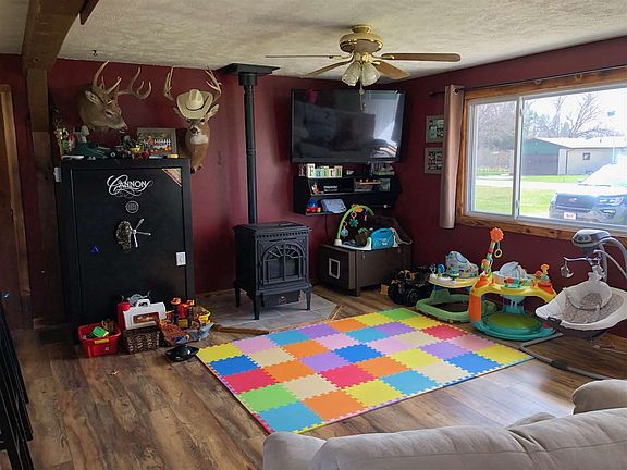 2nd image of 308 Pineywood Ln