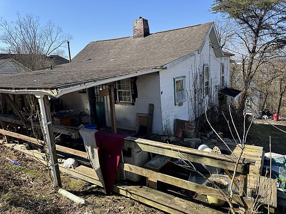 3rd image of 1865 Owens Ave