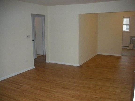 2nd image of 2001 W Touhy Ave #2003203