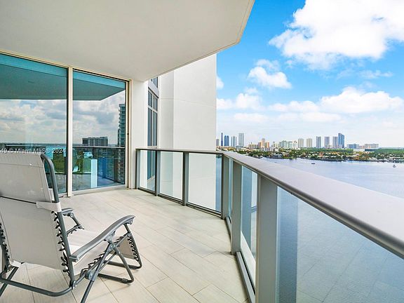 5th image of 17301 Biscayne Blvd APT 1607