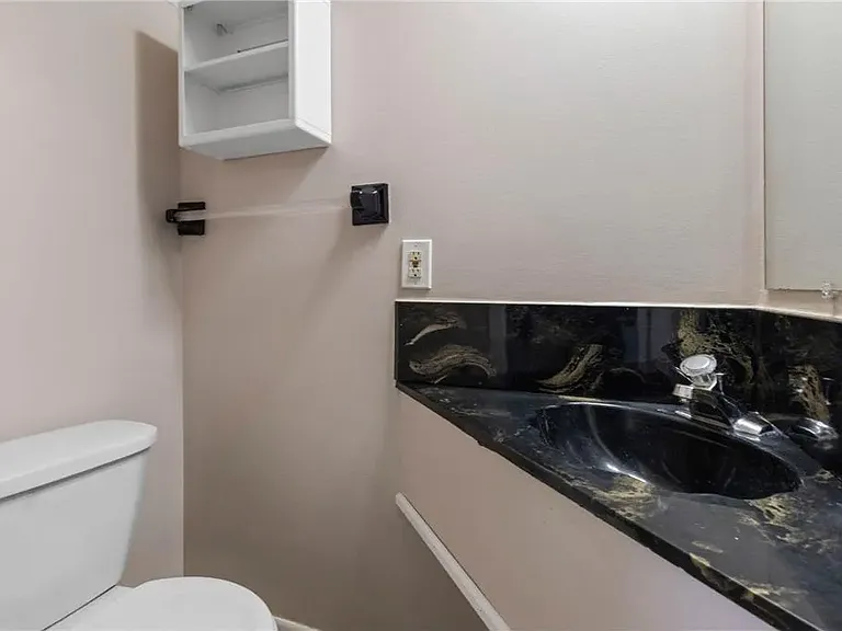 Living room 1/2 bathroom