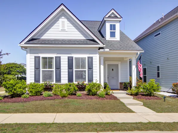 705 Rathall Creek Dr, Charleston, SC 29492