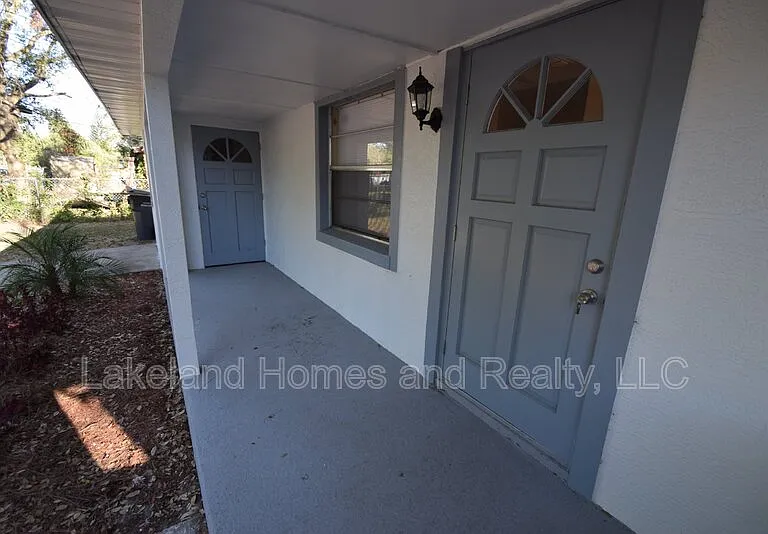 522 Oakland Rd — Photo 2