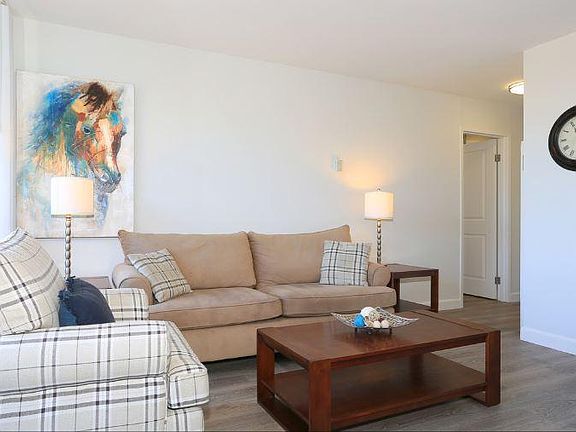 4th image of 1660 Gordon St #331
