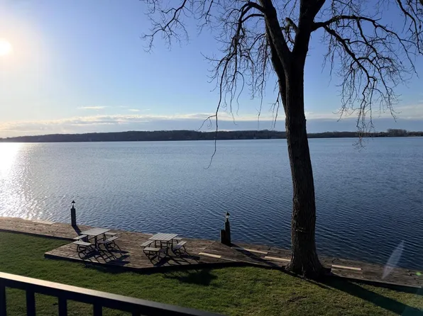 536 North Cogswell DRIVE #6, Silver Lake, WI 53170