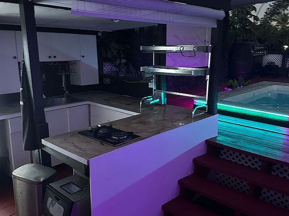 miami-florida-2057620878 picture