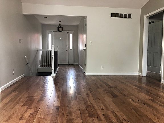 4th image of 2032 Knightsbridge Dr