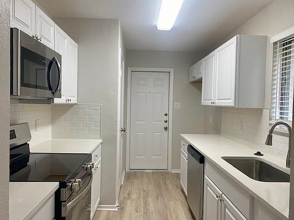 5th image of 2714 Buffalo Dr