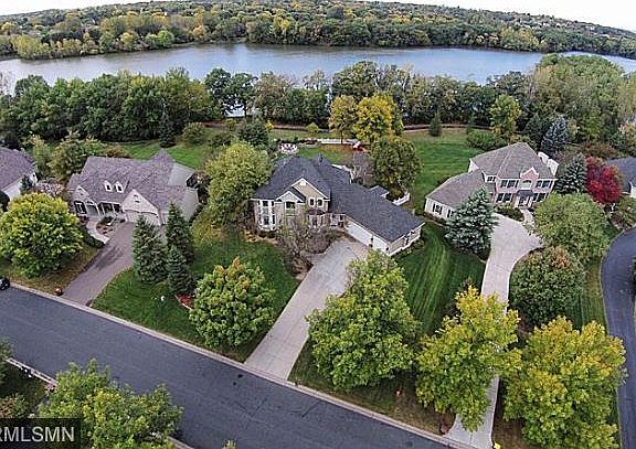 3rd image of 2984 Edgewater Dr