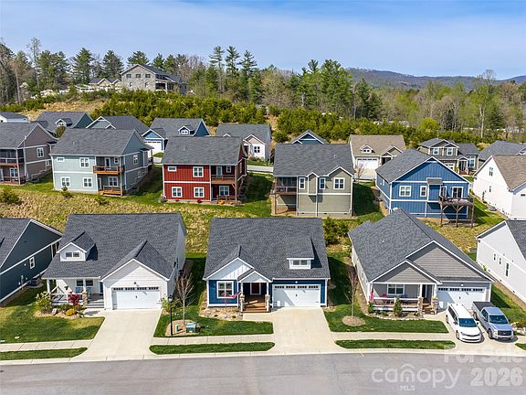 2nd image of 237 Leyland Cir