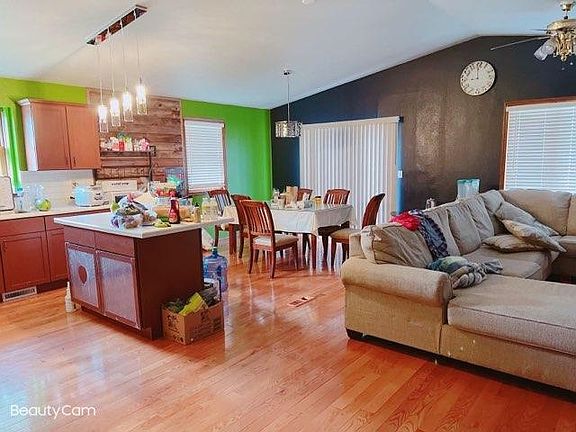 5th image of 1480 Country Club Ct