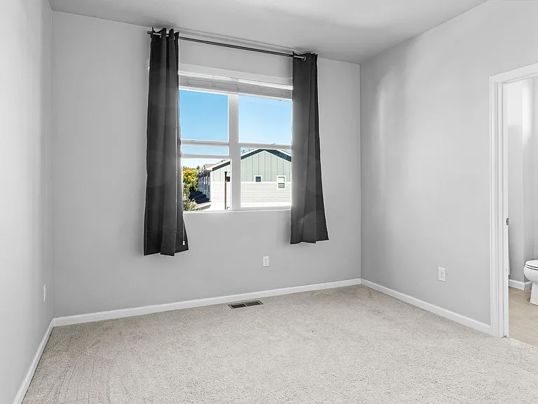 1144 Oak Cir — Photo 25