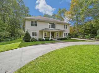 151 Old Jenckes Hill Rd, Lincoln, RI 02865