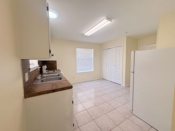 4th image of 416 Prescott Loop