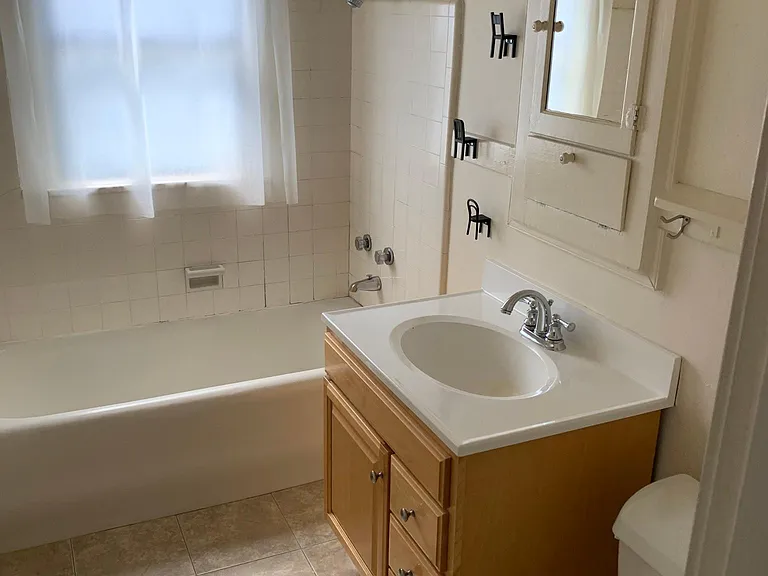 1907 Center St #11 — Photo 15