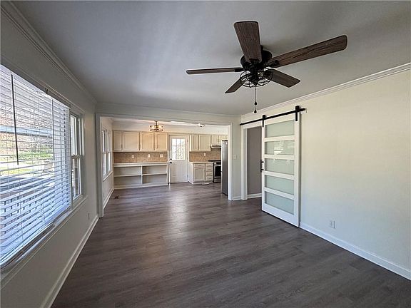 4th image of 3854 Davis St