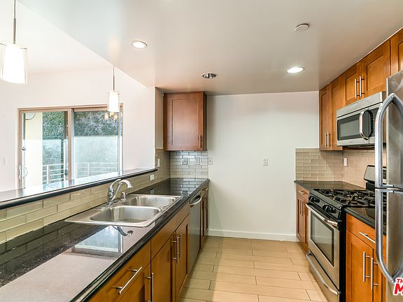 5th image of 5838 Gregory Ave APT 204