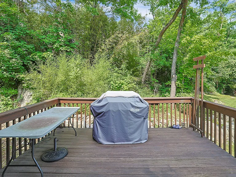 205 Old Mill Rd — Photo 16