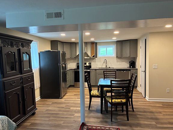 4th image of 1006 Willard Dr