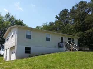 1210 Jackson Dr, Madisonville, TN 37354
