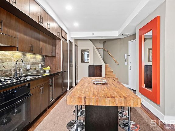 4th image of 150 Myrtle Ave 3202 #3202