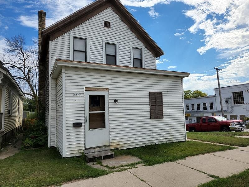 1st image of 1135 Erie Ave