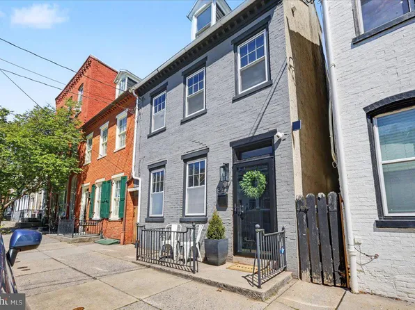 327 E Chestnut St, Lancaster, PA 17602