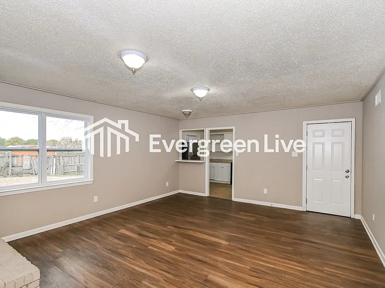 6705 Forestgate Rd — Photo 4