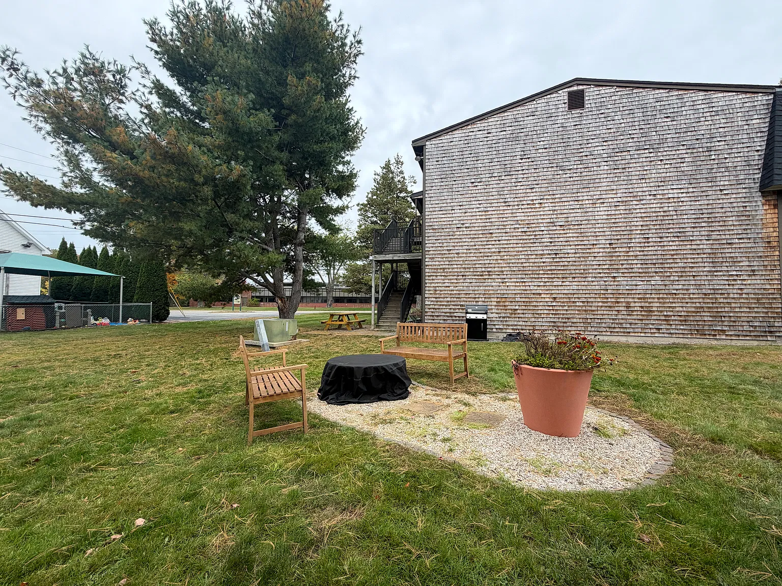 2 bed, 860 sqft, $1,900 — Photo 2