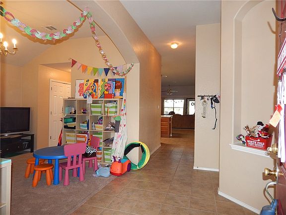 5th image of 205 Kerley Dr