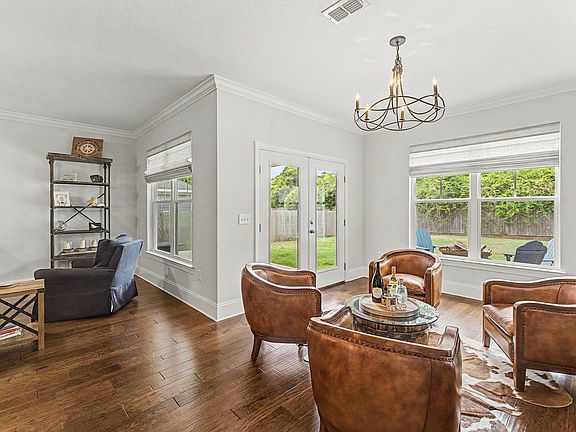 4th image of 1650 Cottage Rose Ln