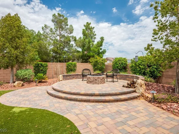 8340 Jeremiahs Lodge Ave, Las Vegas, NV 89131