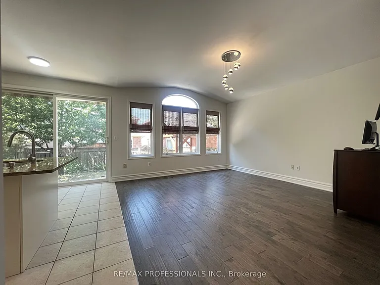 3895 Henrietta Way #MAIN — Photo 7