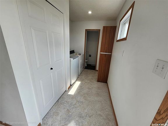 4th image of 117 Railway AVENUE
